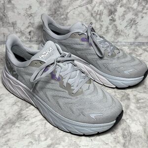 Hoka One One Arahi 6 Womens 10.5B Harbor Mist Silver Running Athletic Sneaker